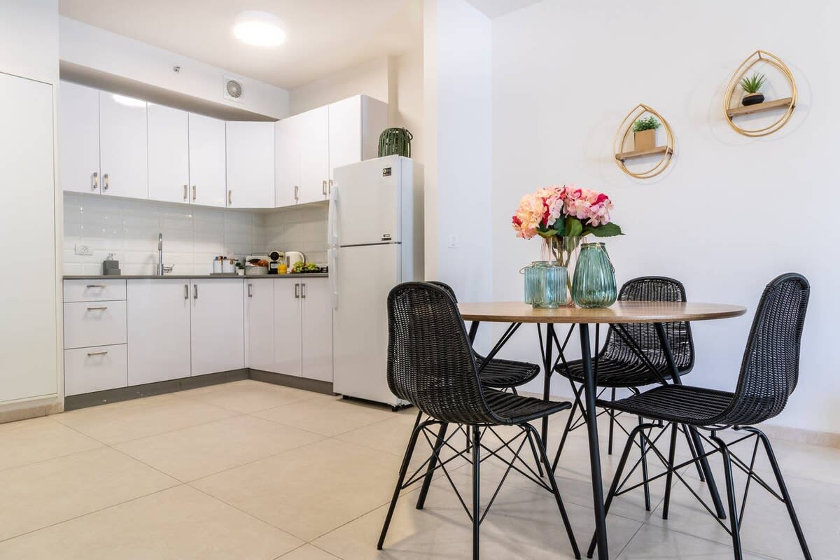 1 Bedroom in city center free parking photo 10