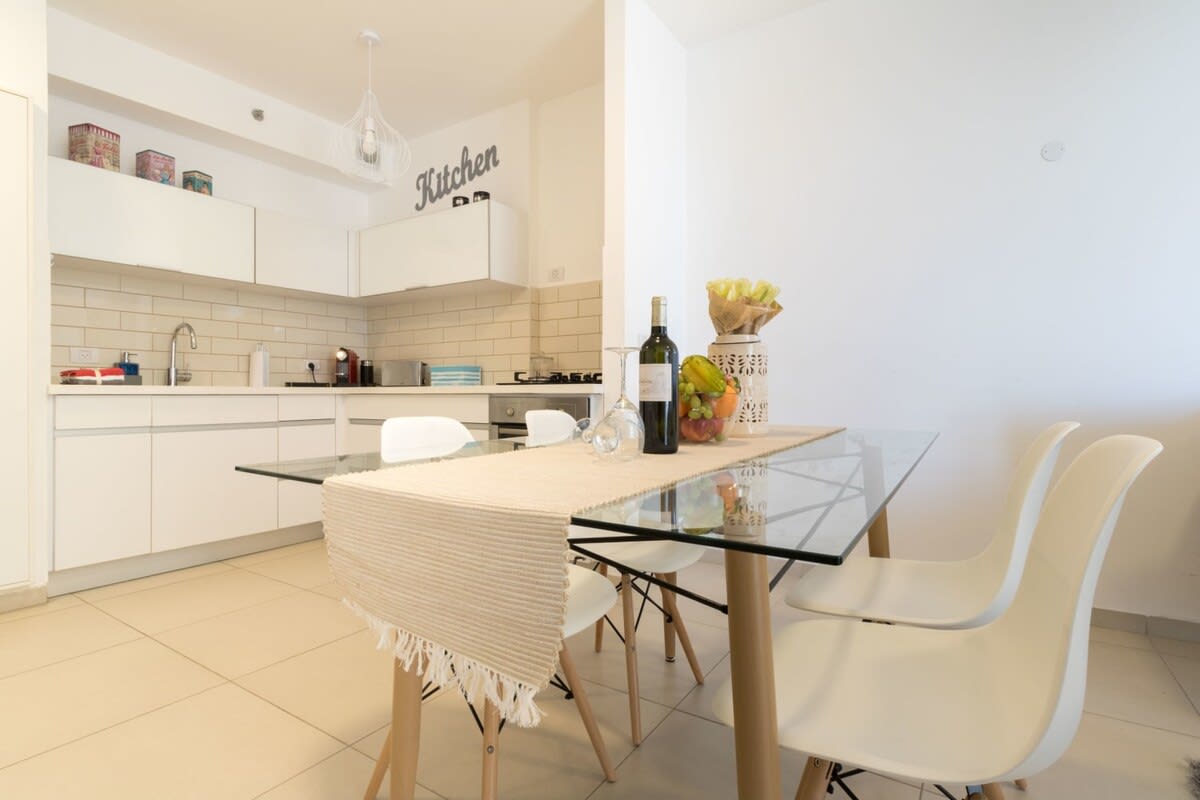 1 Bedroom in city center free parking photo 20