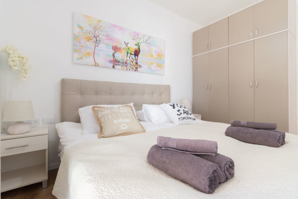 1 Bedroom in city center free parking photo 35