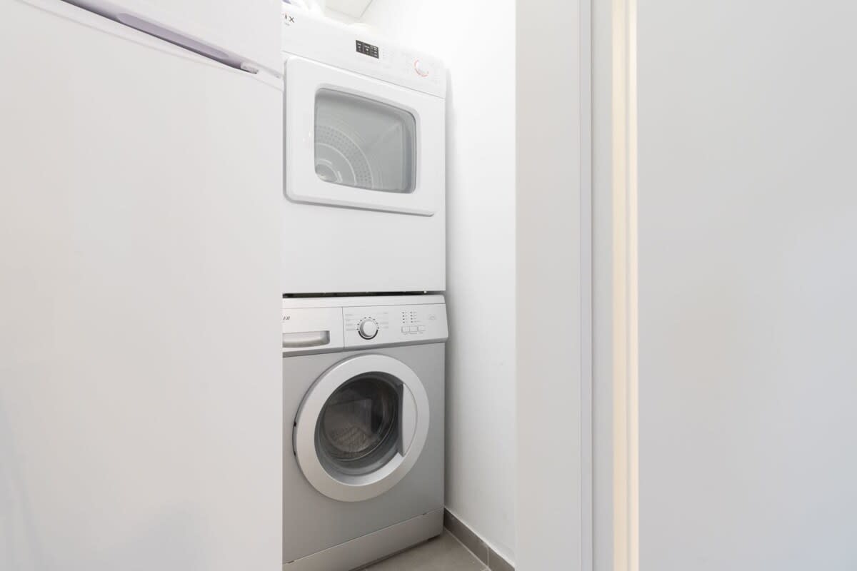 1 Bedroom in city center free parking photo 30