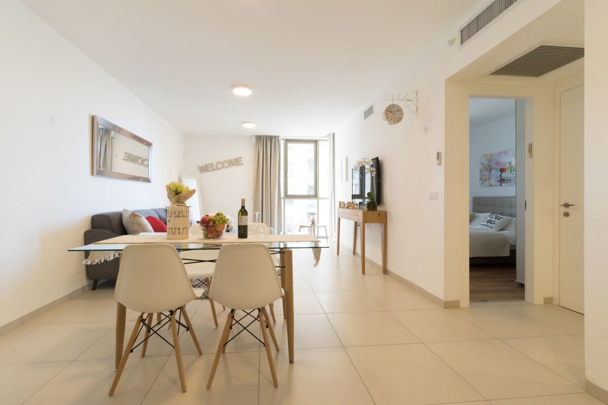 1 Bedroom in city center free parking photo 29