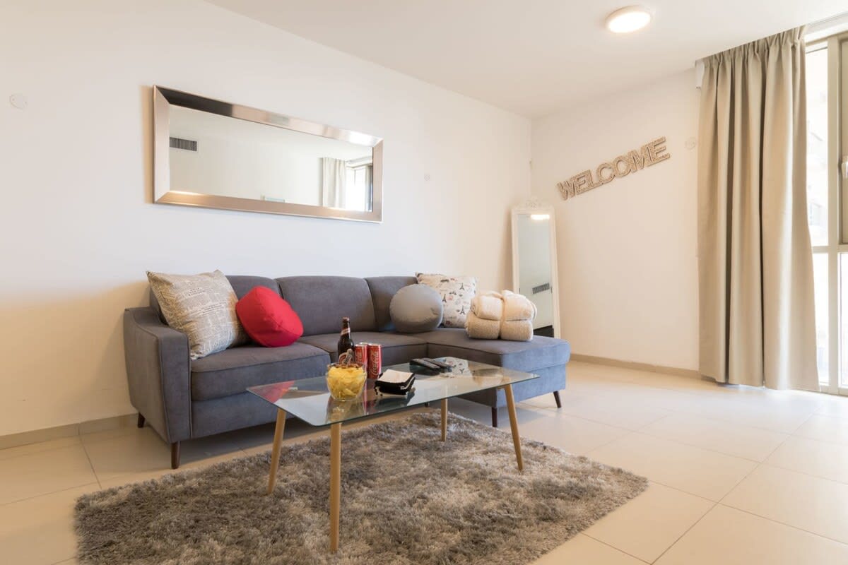 1 Bedroom in city center free parking photo 17