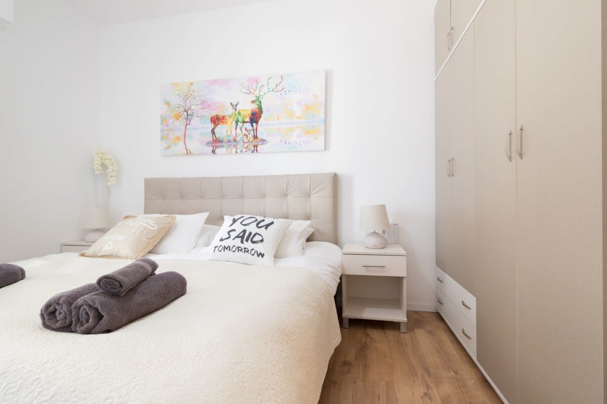 1 Bedroom in city center free parking photo 25