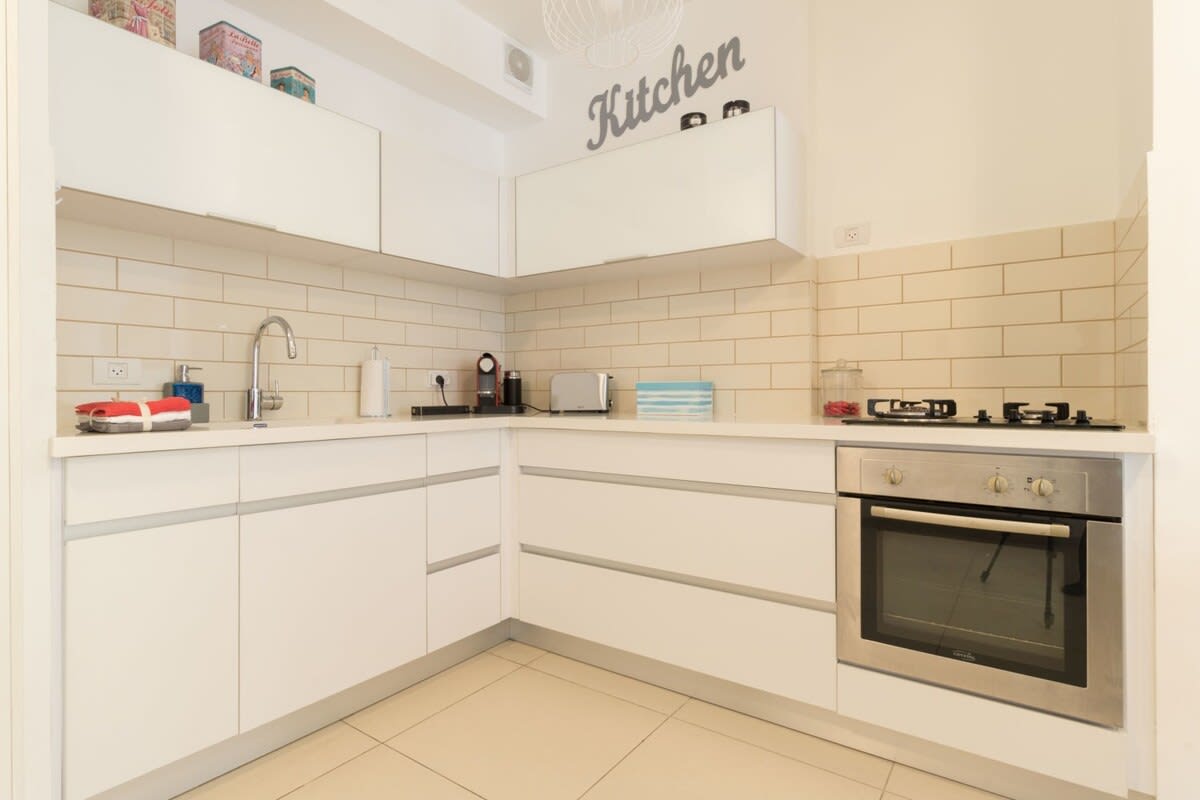 1 Bedroom in city center free parking photo 22