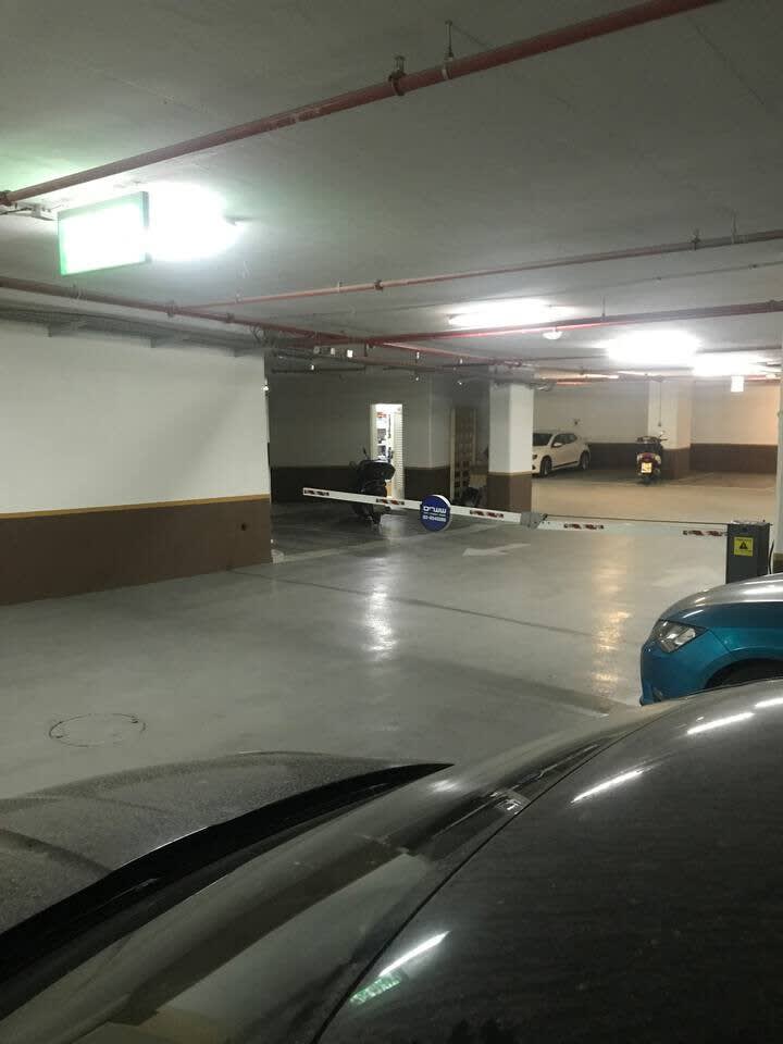 Spacious 2 bedrooms+parking in city center photo 47