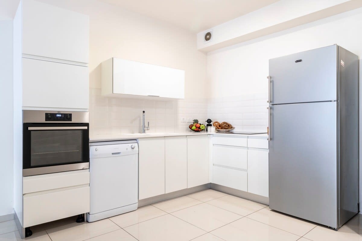 Spacious 2 bedrooms+parking in city center photo 15