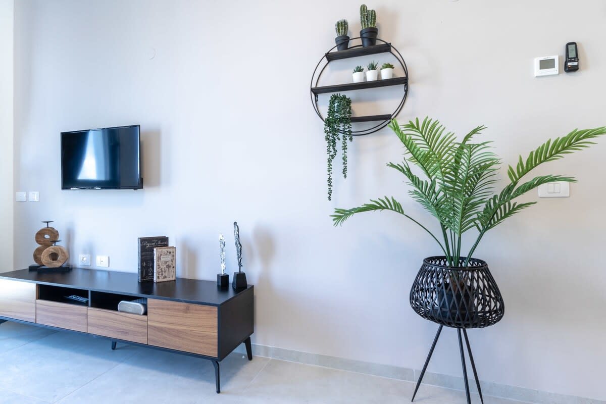Stylish 1 bedroom in city center photo 9