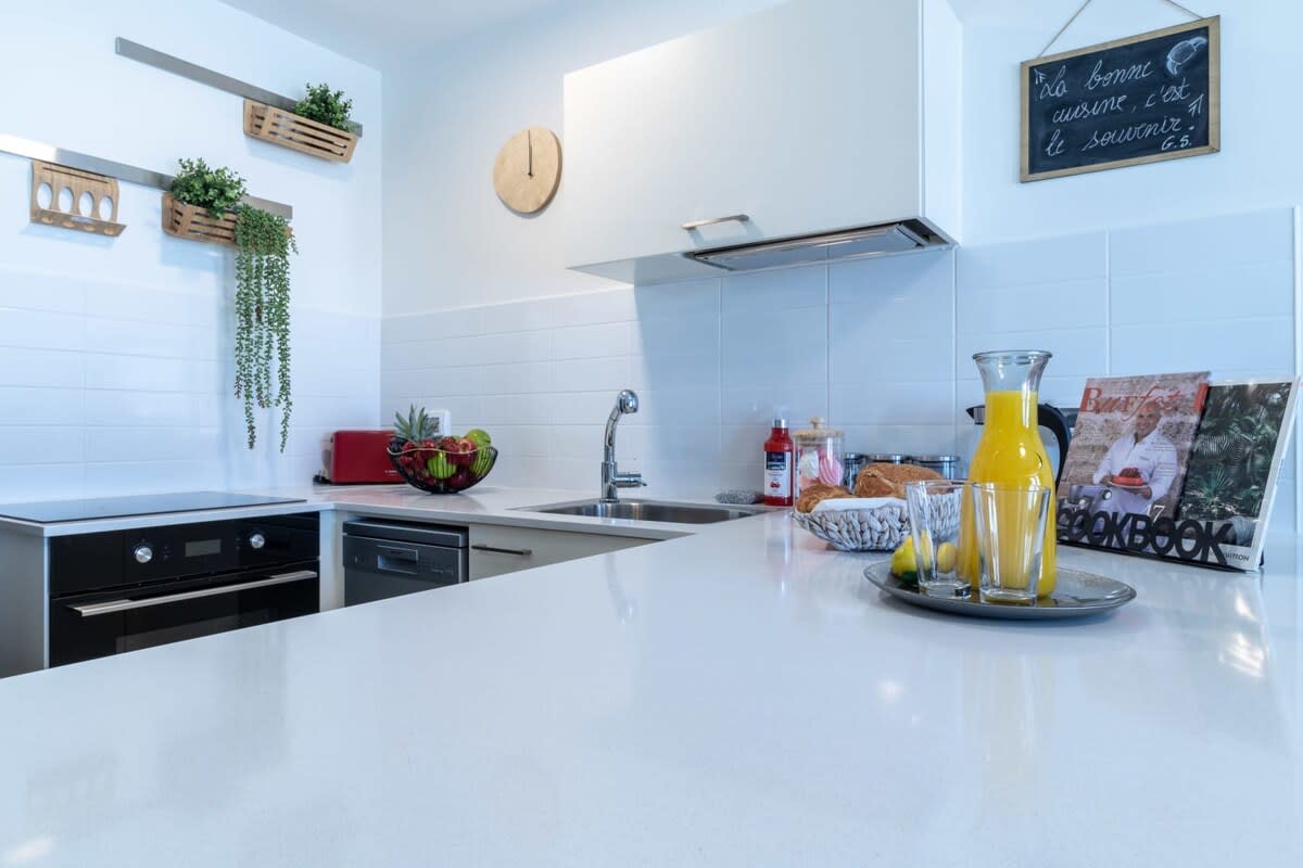 Stylish 1 bedroom in city center photo 30