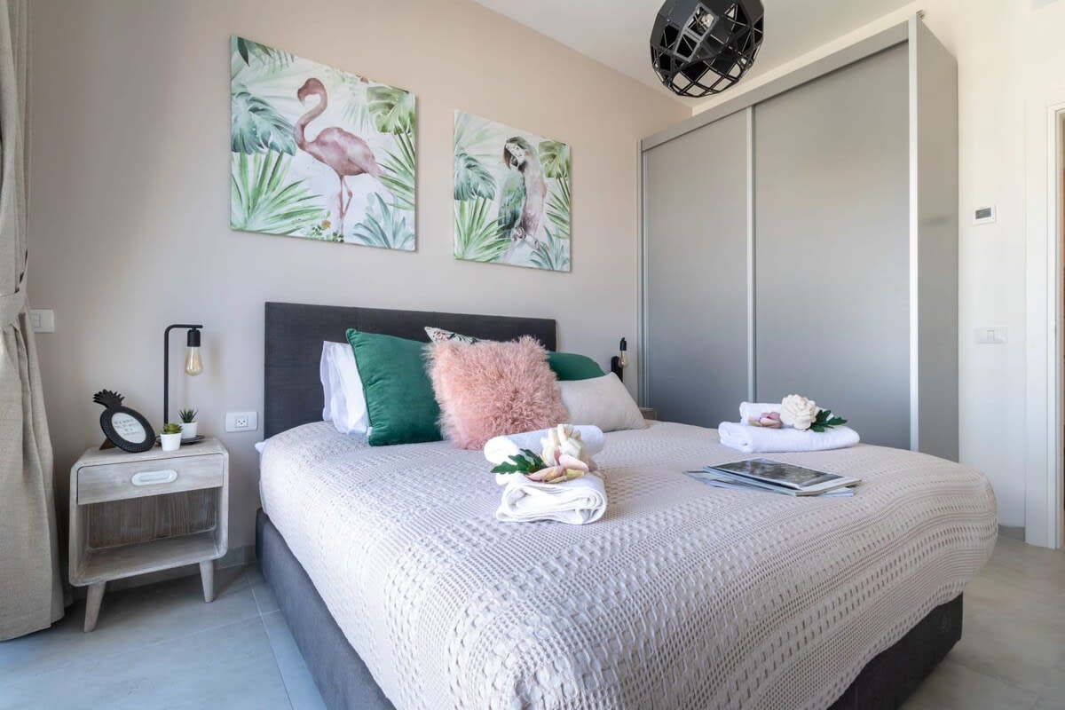 Stylish 1 bedroom in city center photo 15