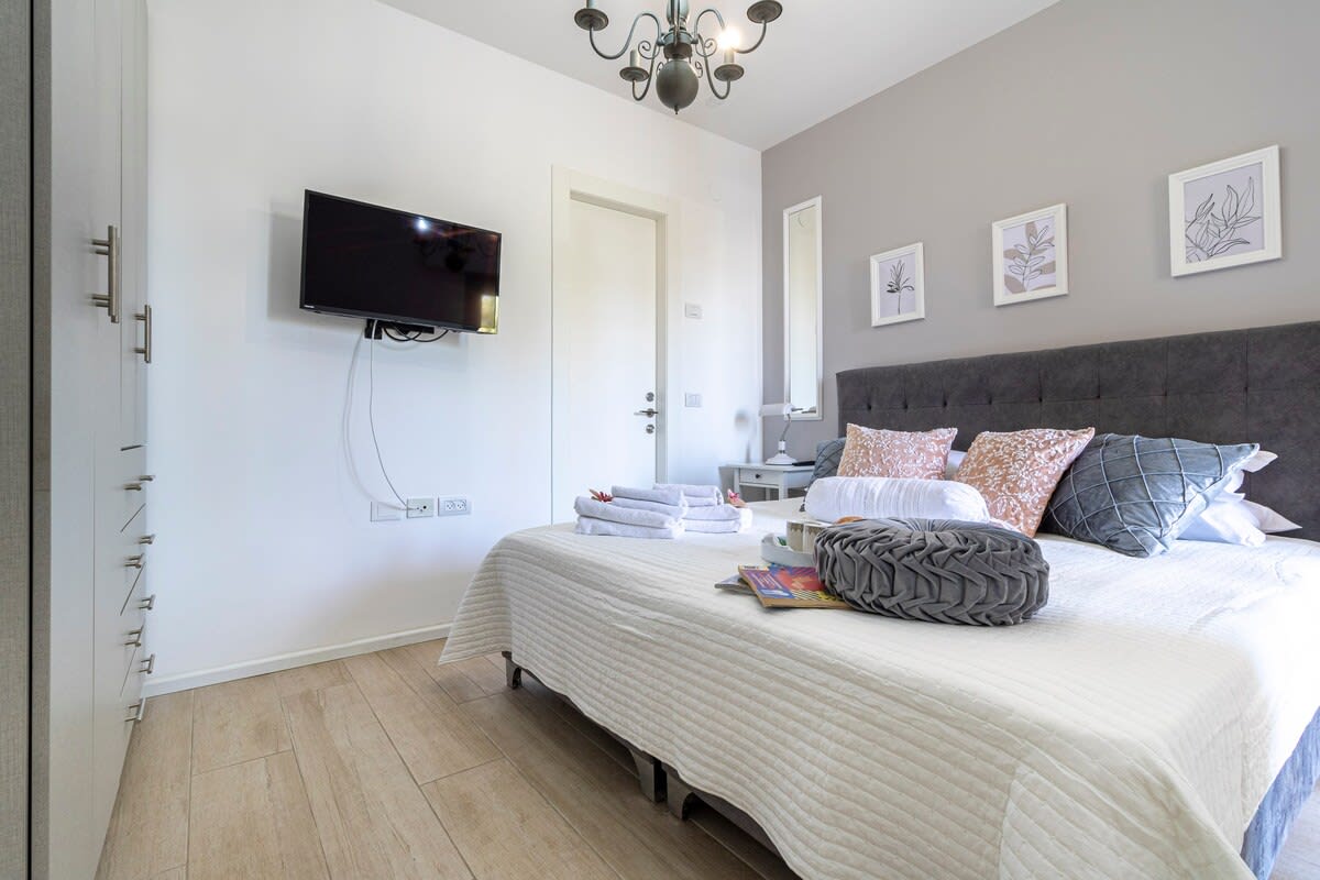 Classy Three-Bedroom/Terrace Over City View photo 37