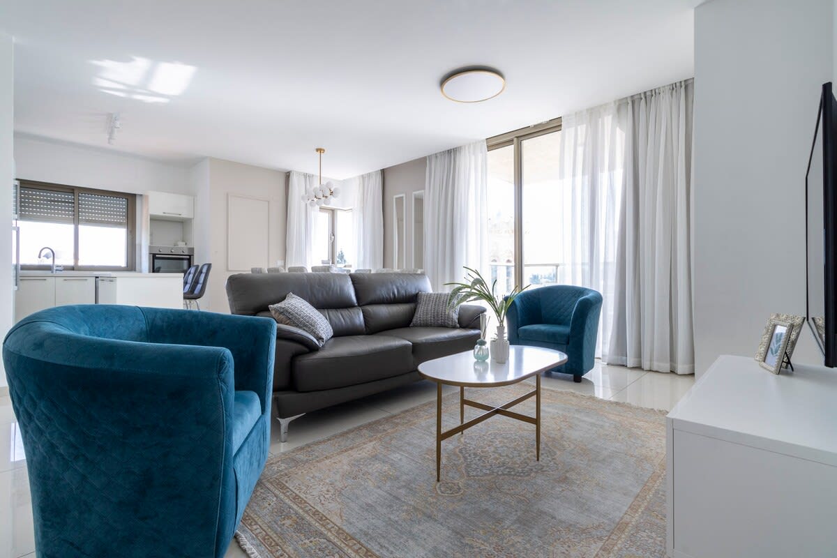 Classy Three-Bedroom/Terrace Over City View photo 14