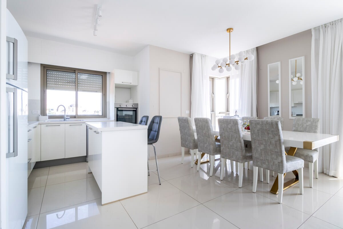 Classy Three-Bedroom/Terrace Over City View – vacation rental in City Center