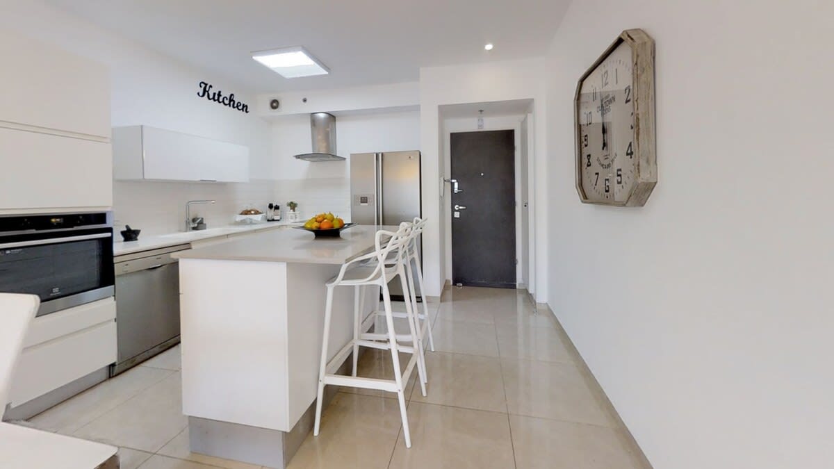 Superb 2 br/parking/sukka porch Haneviim Court photo 39