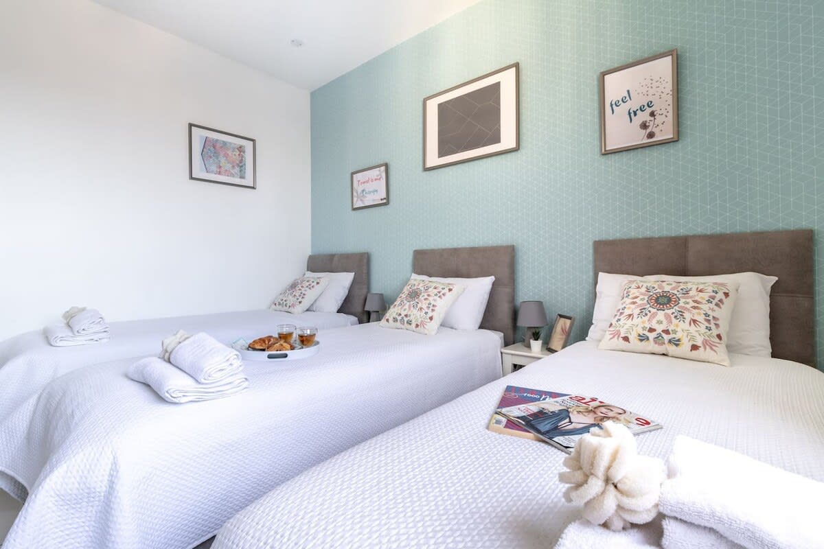 Exceptional 3 Bedroom/Parking in best area of town photo 12