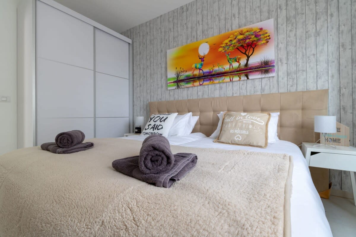 Haneviim court 2 bedroom with amazing Sukka balcony 52 photo 43