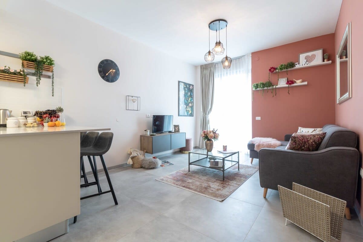 Modern 1BR Apartment in Jerusalem City Center by Hadavidka Square photo 16