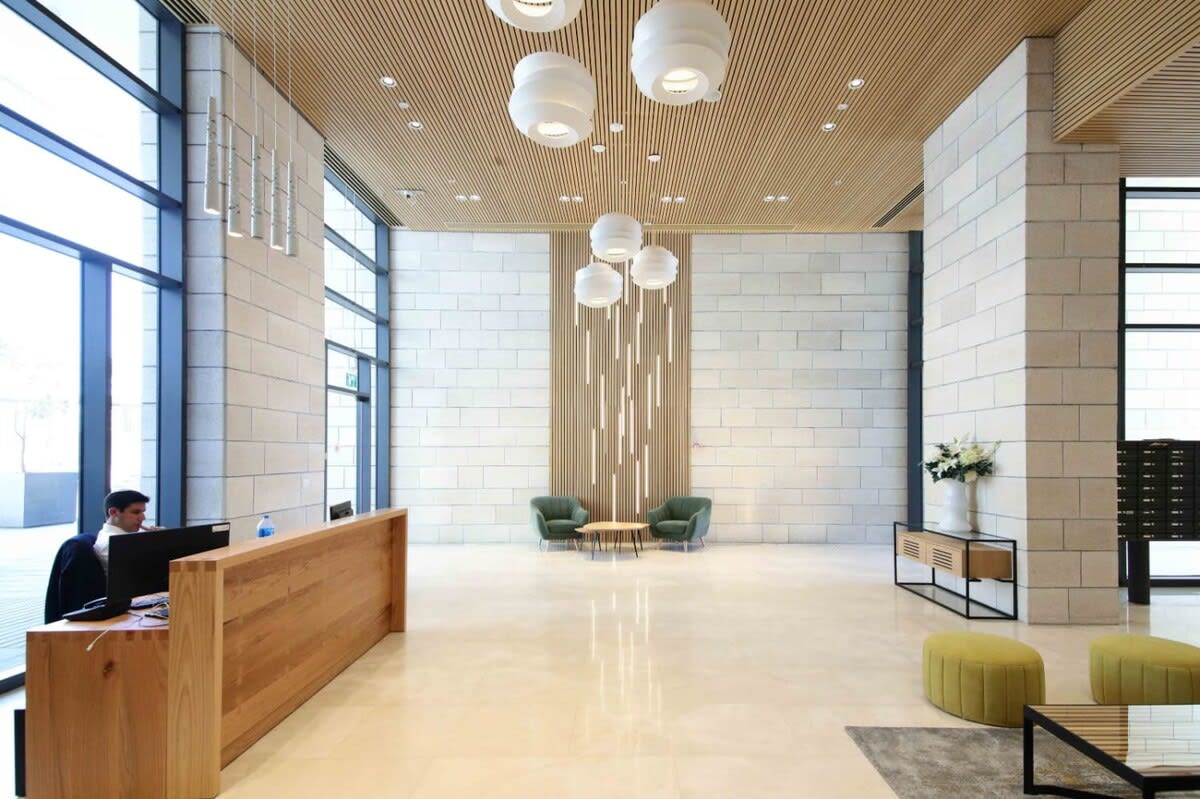 Modern 1BR Apartment in Jerusalem City Center by Hadavidka Square photo 29