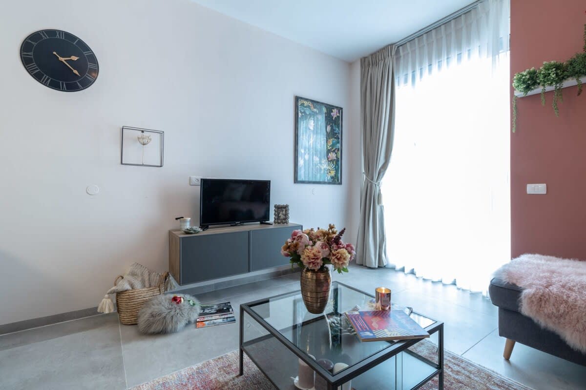 Modern 1BR Apartment in Jerusalem City Center by Hadavidka Square photo 33