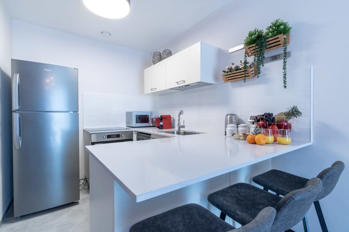 Modern 1BR Apartment in Jerusalem City Center by Hadavidka Square photo 4