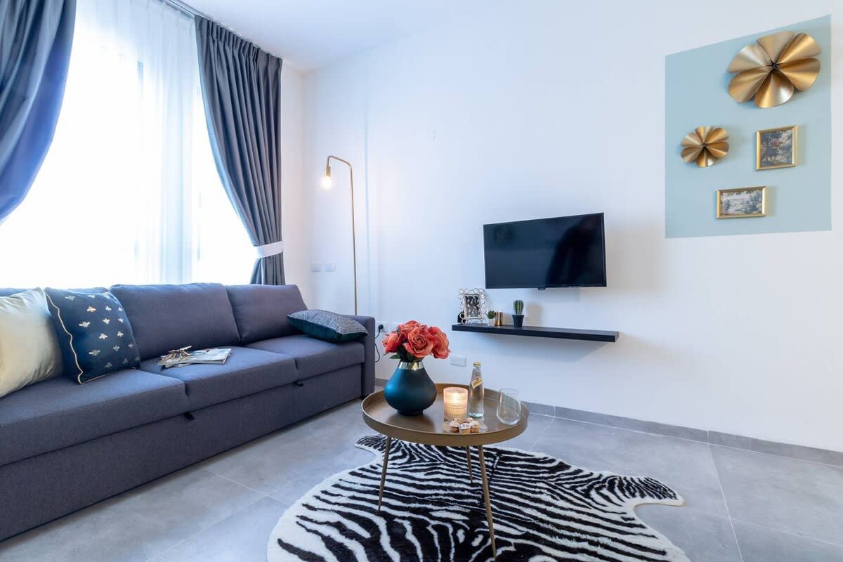 Beautiful 1 bedroom in great central area photo 5