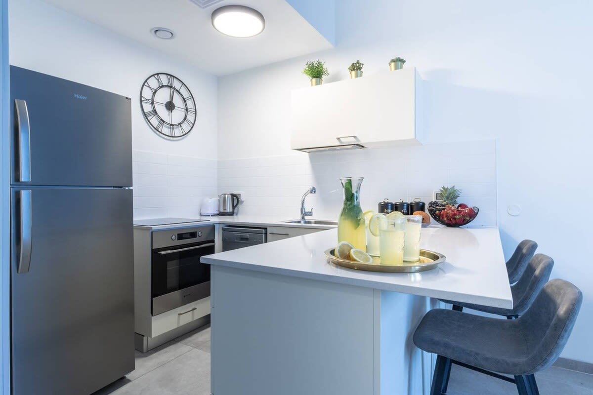 Beautiful 1 bedroom in great central area photo 10