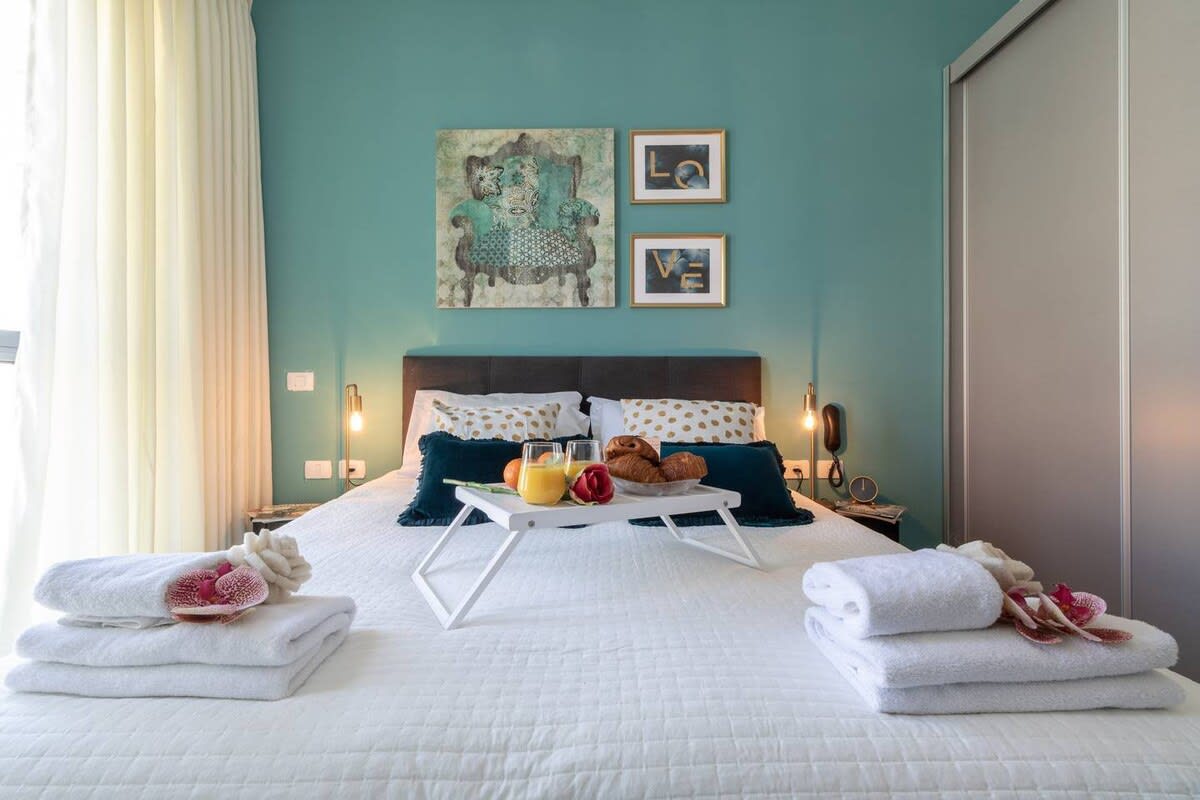 Beautiful 1 bedroom in great central area photo 17