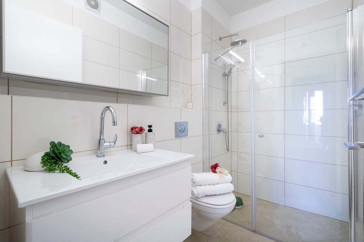 Spectacular 2BR Parking/Terrace In City Center photo 26
