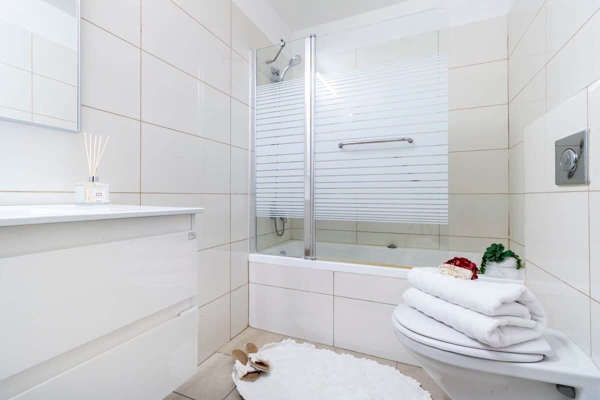 Spectacular 2BR Parking/Terrace In City Center photo 41