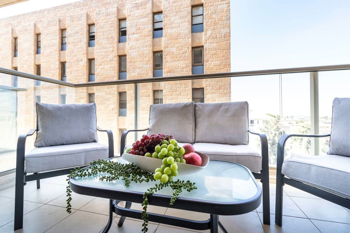 Spectacular 2BR Parking/Terrace In City Center photo 17