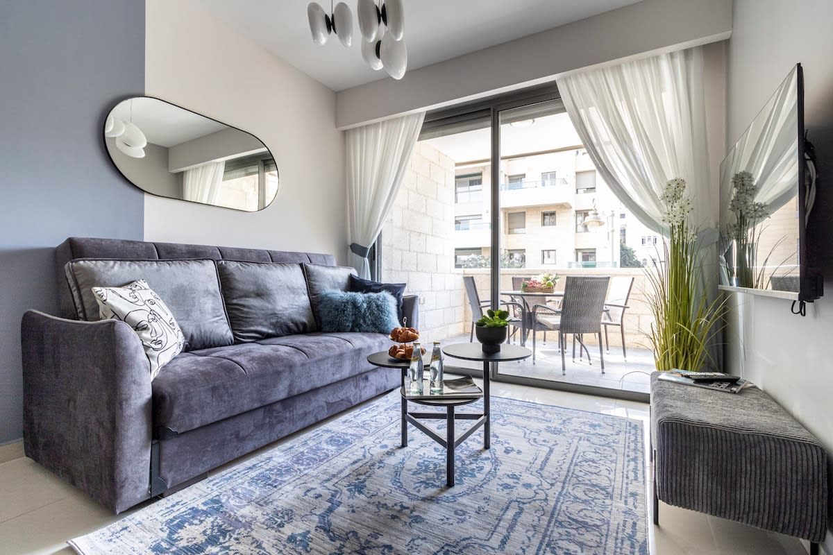 Prime Jerusalem 3BR Near Mamilla & Ben Yehuda – vacation rental in City Center