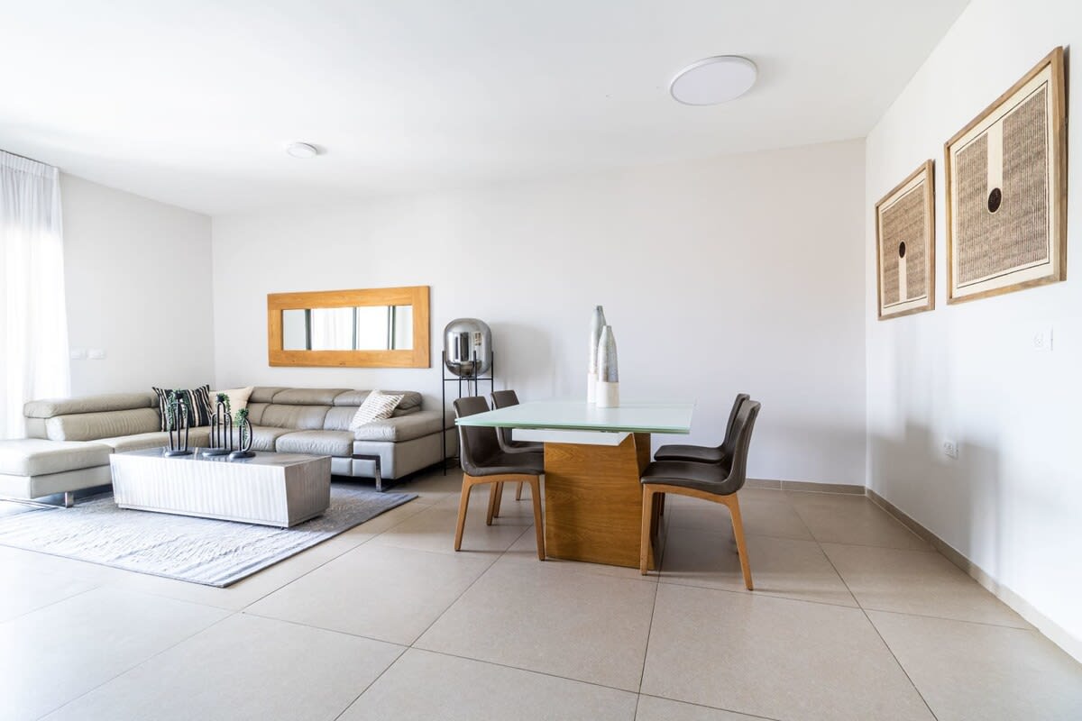 Central Jerusalem 2BR | Sleeps 6 | Doorman Building + Parking photo 8