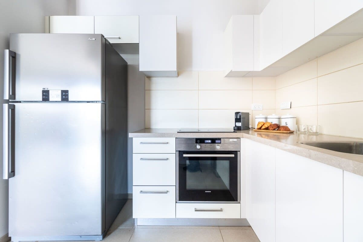 Central Jerusalem 2BR | Sleeps 6 | Doorman Building + Parking photo 15