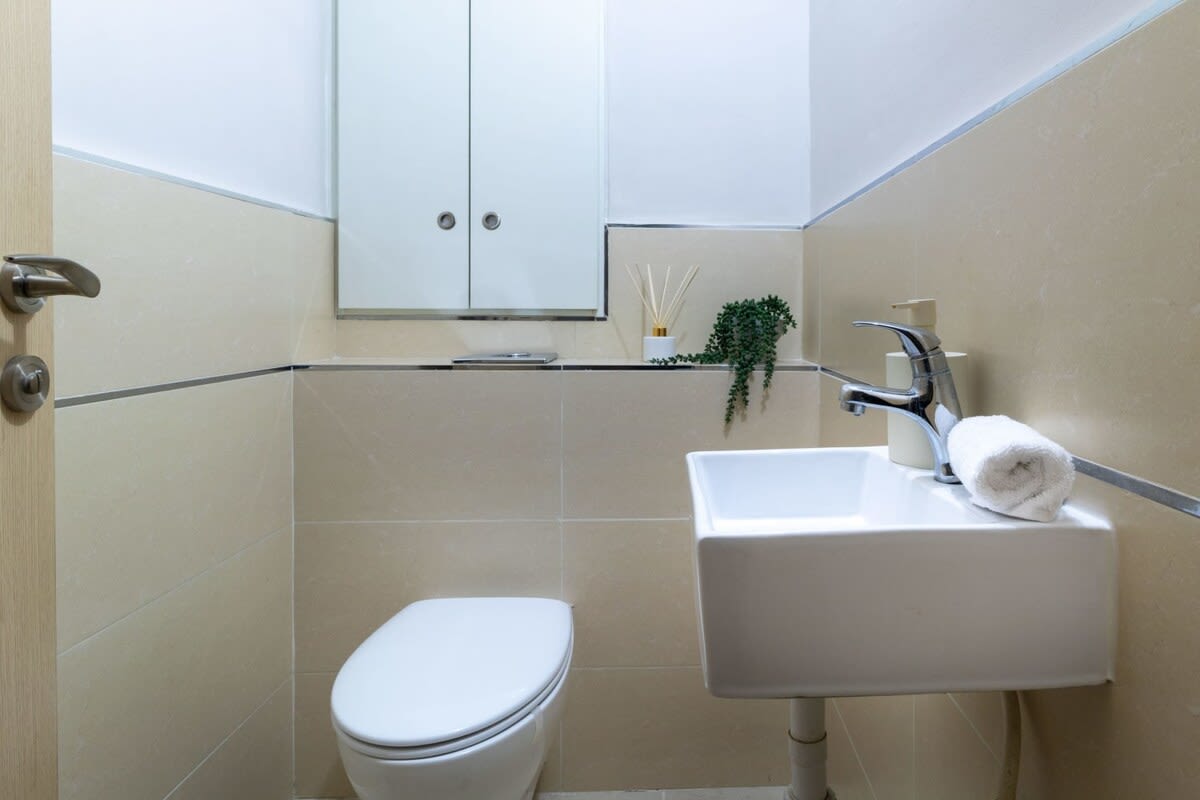 Central Jerusalem 2BR | Sleeps 6 | Doorman Building + Parking photo 34