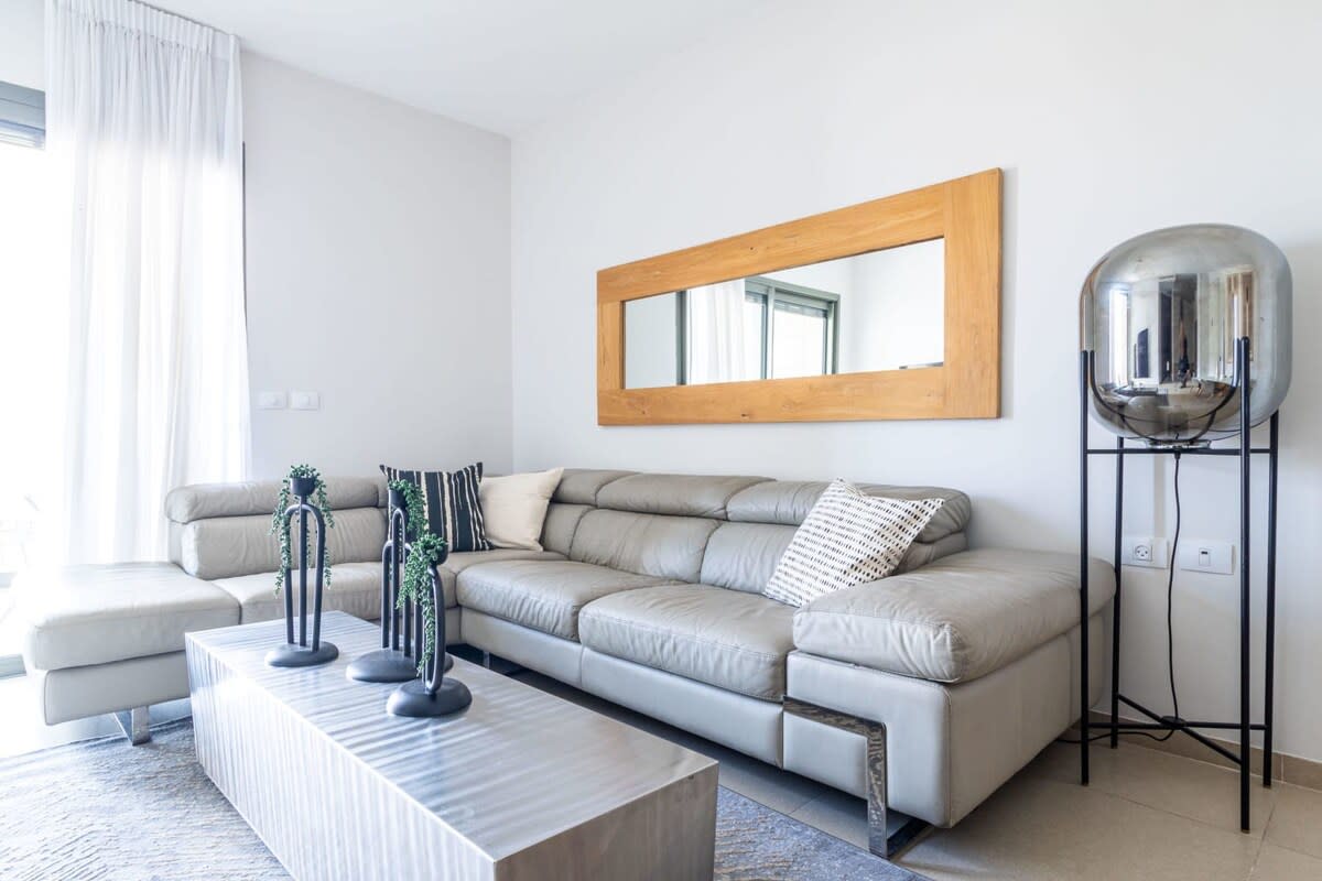 Central Jerusalem 2BR | Sleeps 6 | Doorman Building + Parking photo 5