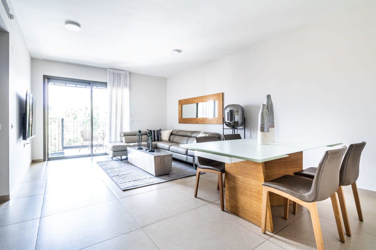 Central Jerusalem 2BR | Sleeps 6 | Doorman Building + Parking photo 9