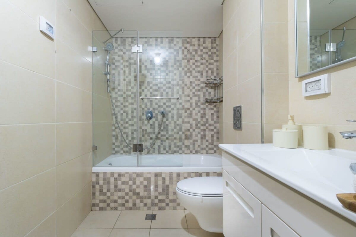 Central Jerusalem 2BR | Sleeps 6 | Doorman Building + Parking photo 31