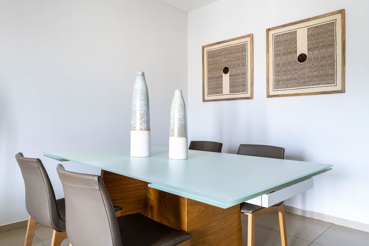 Central Jerusalem 2BR | Sleeps 6 | Doorman Building + Parking photo 6