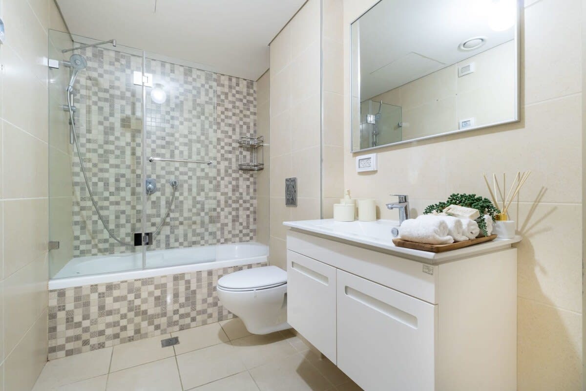 Central Jerusalem 2BR | Sleeps 6 | Doorman Building + Parking photo 24