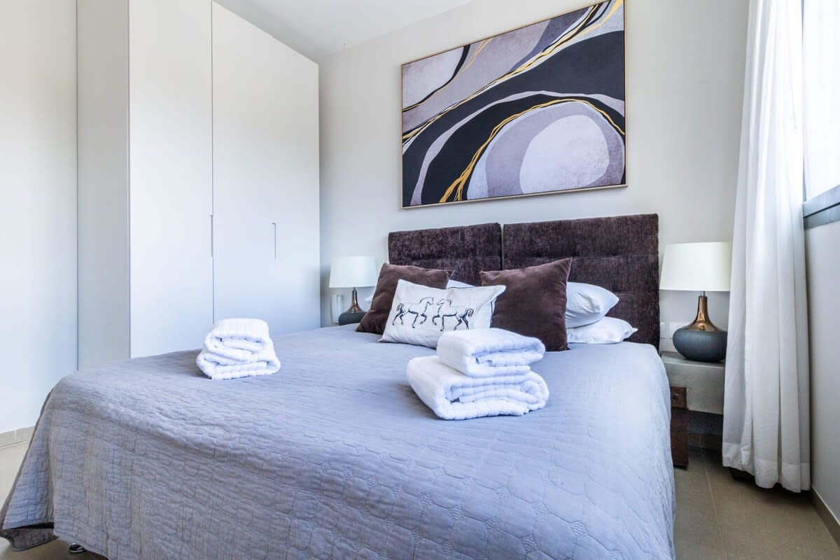Central Jerusalem 2BR | Sleeps 6 | Doorman Building + Parking photo 22