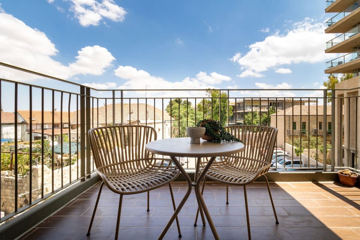 Central Jerusalem 2BR | Sleeps 6 | Doorman Building + Parking photo 19