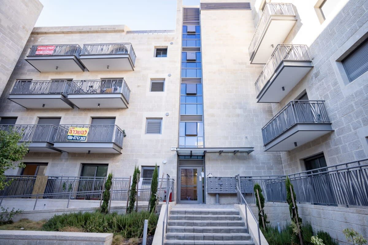 Fantastic 1BR Apartment with Parking in the city center photo 28
