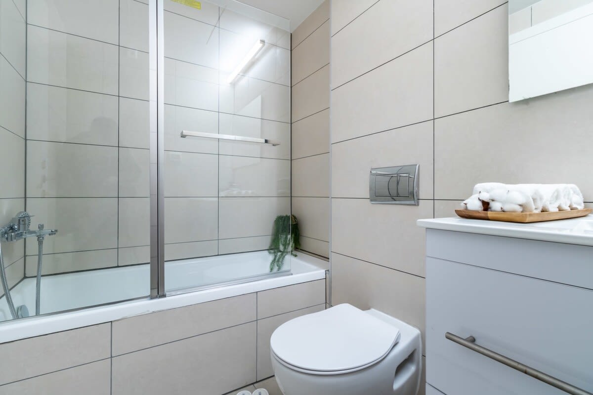 Fantastic 1BR Apartment with Parking in the city center photo 23