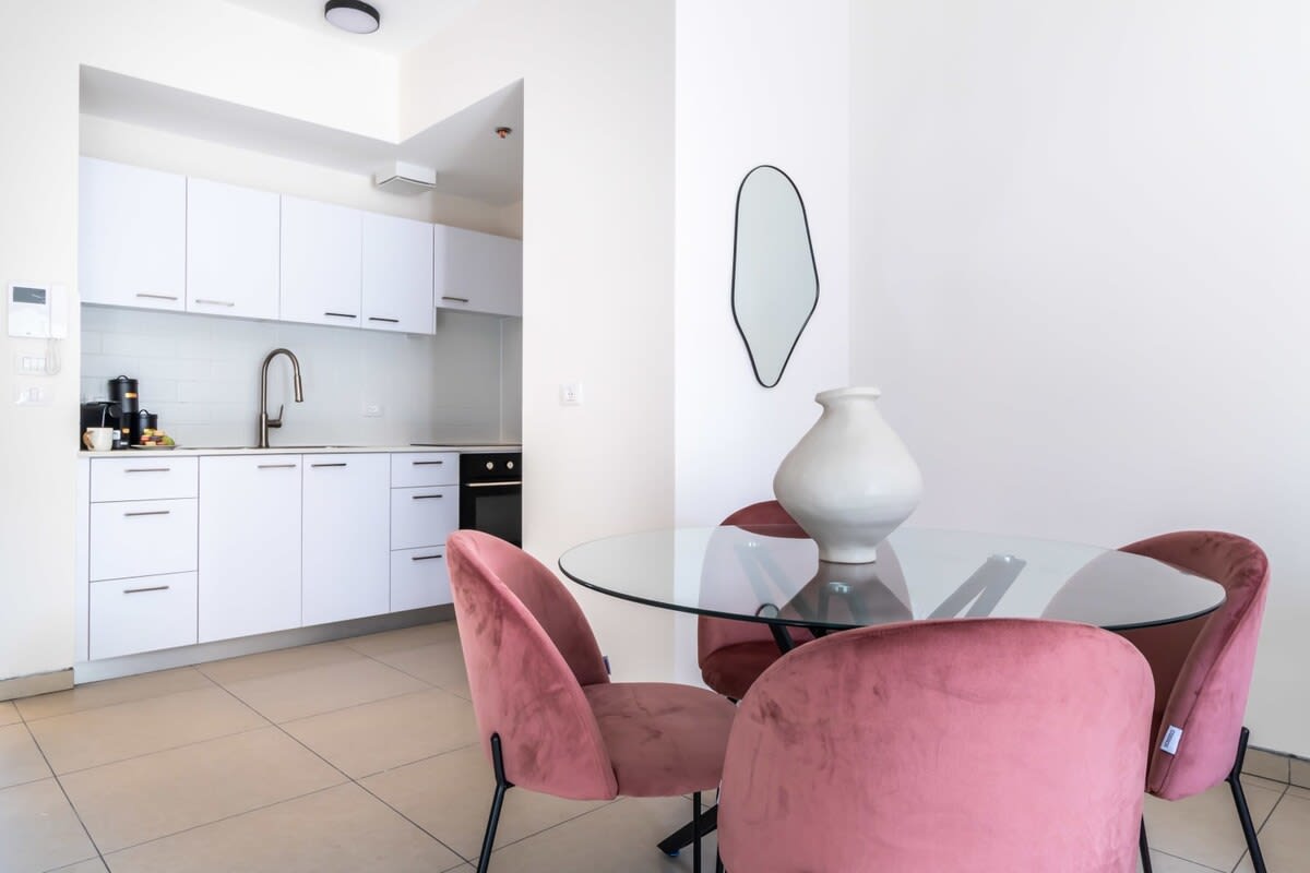 Fantastic 1BR Apartment with Parking in the city center photo 17