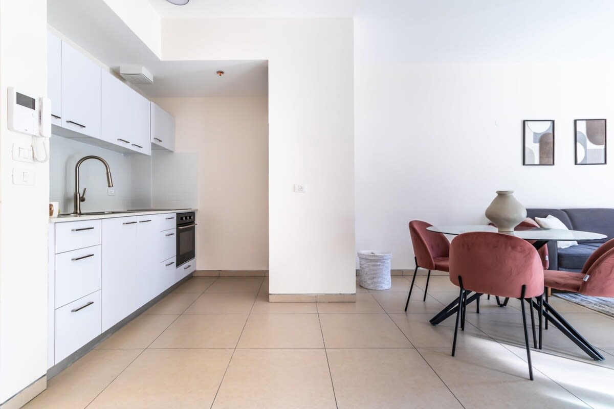 Fantastic 1BR Apartment with Parking in the city center photo 16