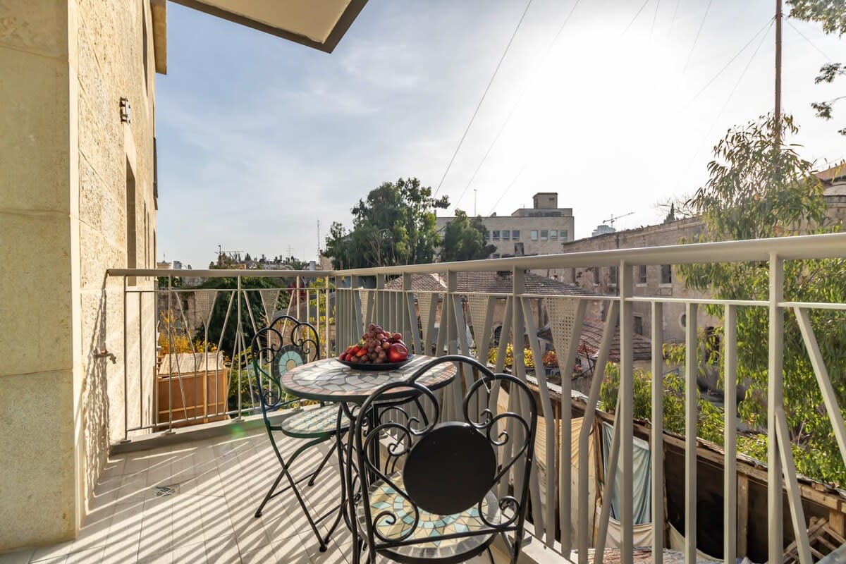 Fantastic 1BR Apartment with Parking in the city center photo 29