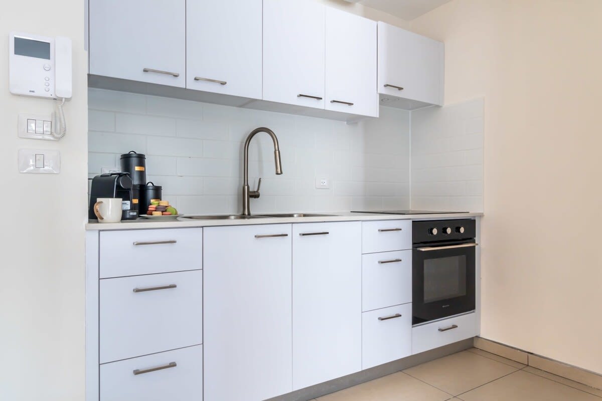 Fantastic 1BR Apartment with Parking in the city center photo 12