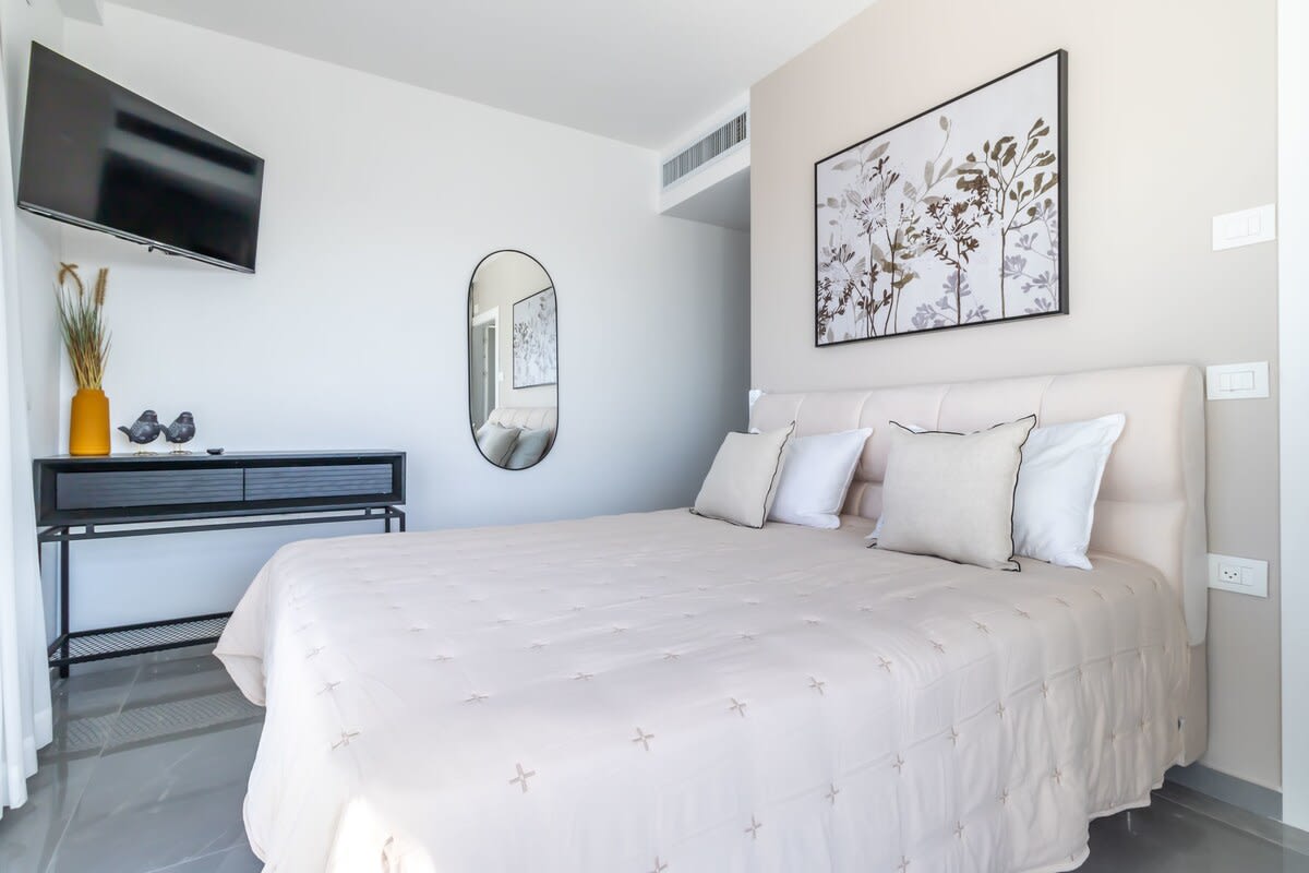 The Perfect 2 BR in Savyon View photo 19