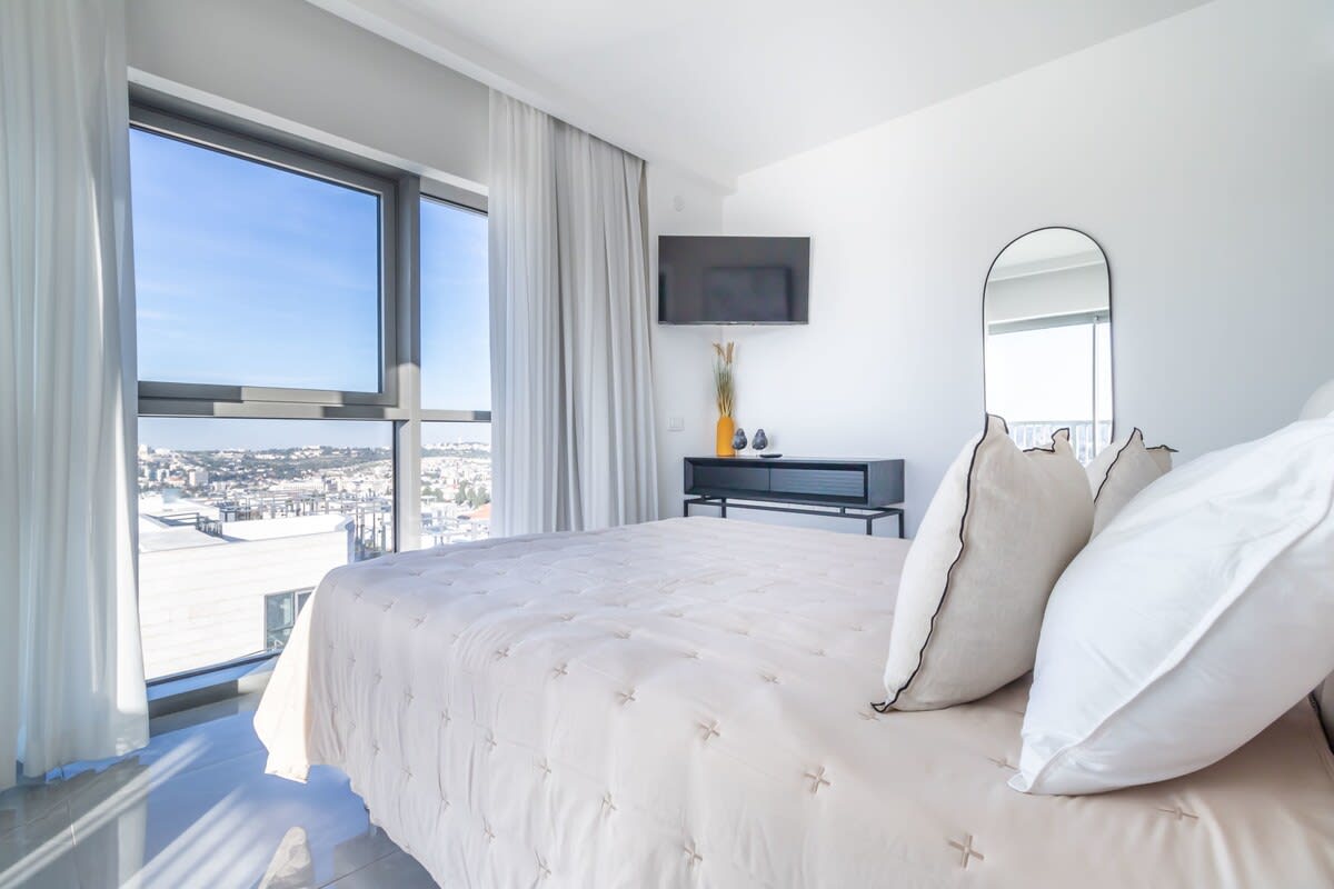 The Perfect 2 BR in Savyon View photo 23