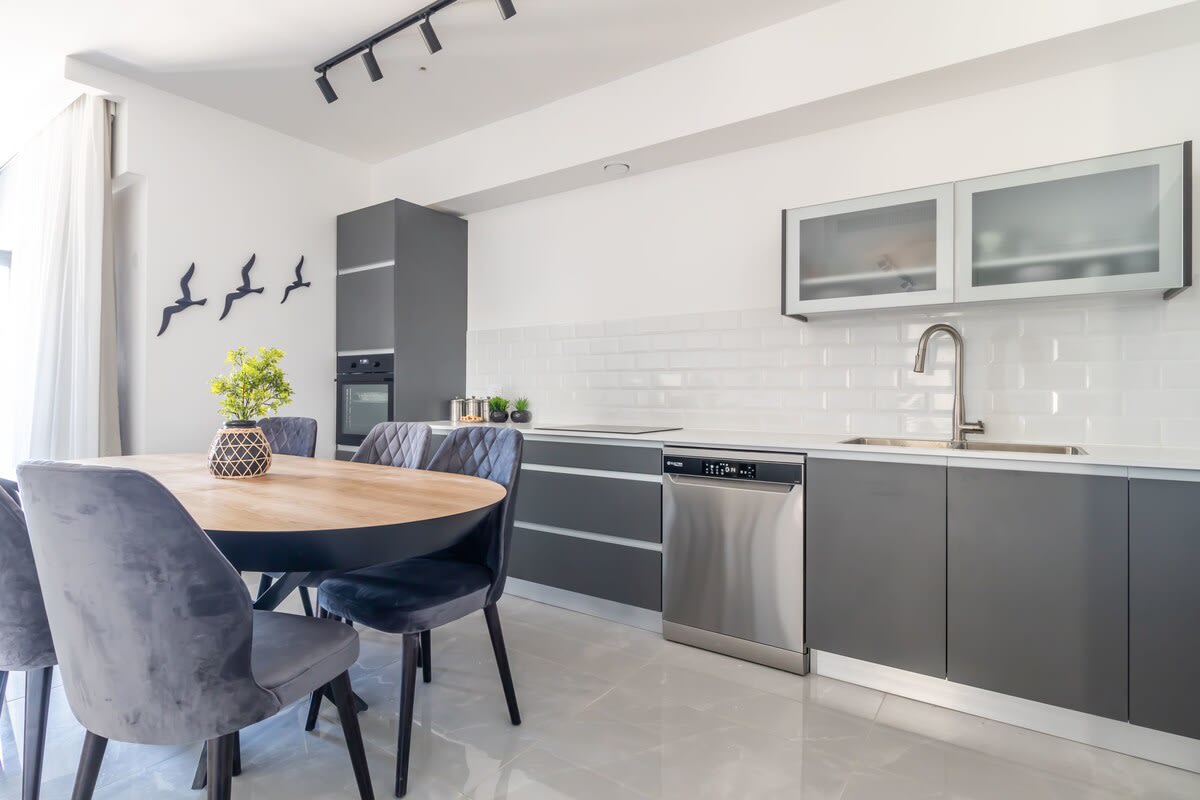 The Perfect 2 BR in Savyon View photo 11