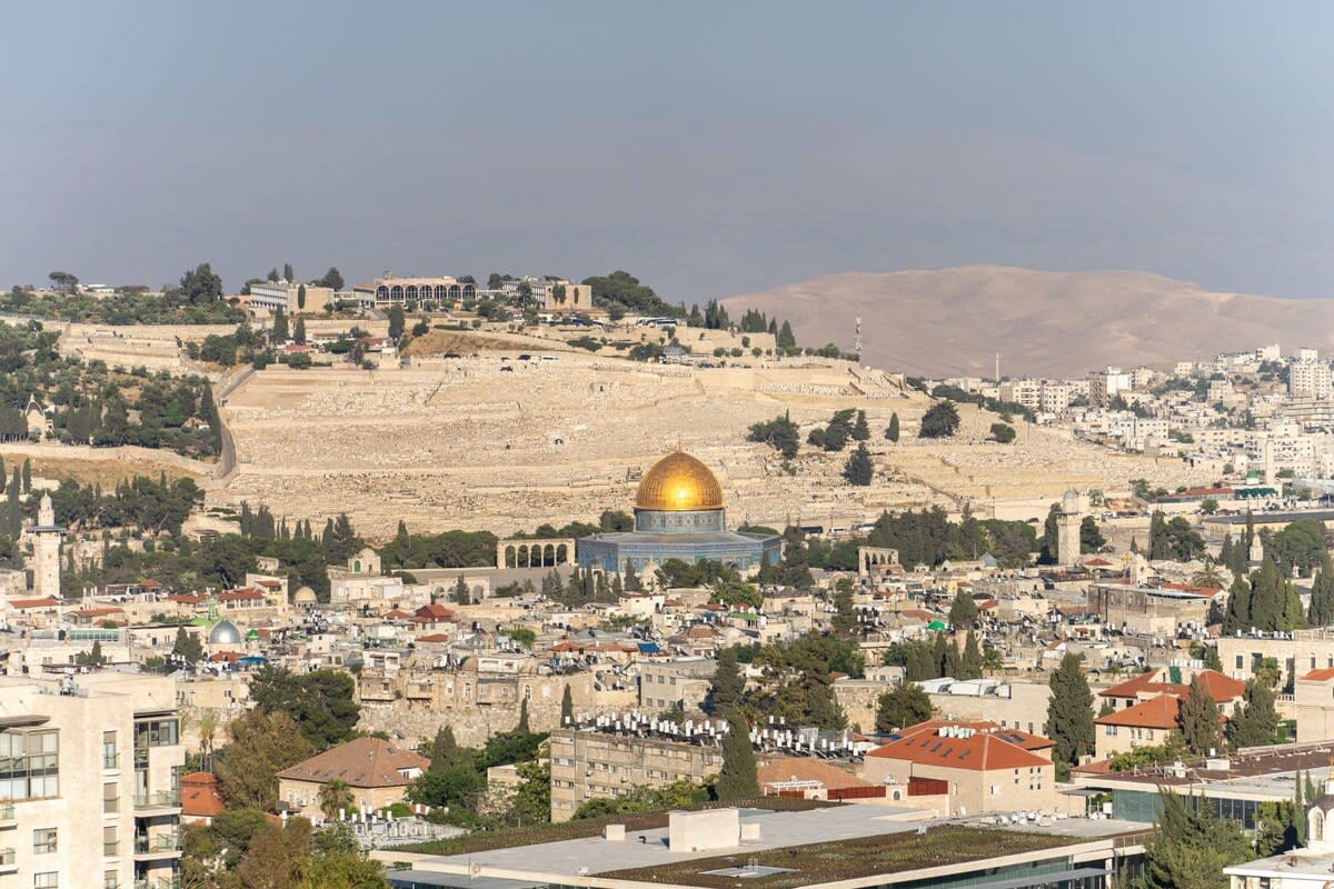Exquisite 1Bdr Residence with Magical Vistas of the Old City photo 25